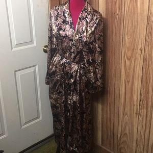Women’s size medium silky house robe